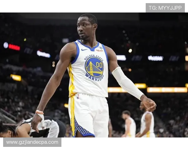 库明加谈勇士未来现场球迷是我心中的MVP他们见证我的努力与投入